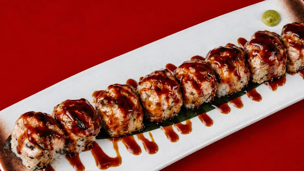 Ýylan balykly bişirilen roll