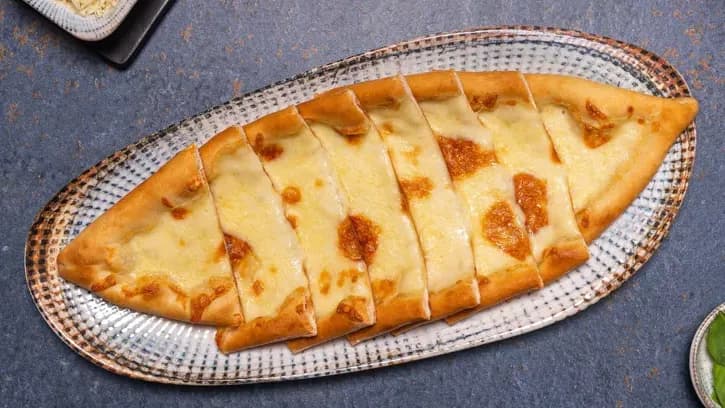 Peýnirli pide