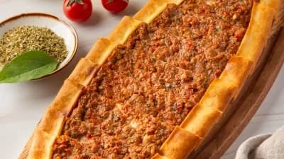 Üwelen etli pide