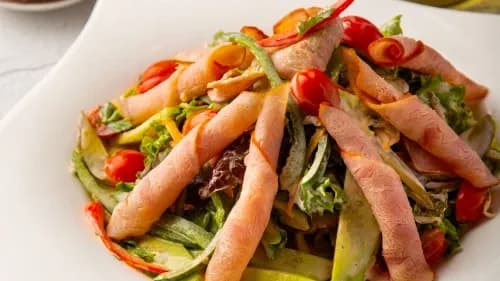 Towuk wetçinaly salat