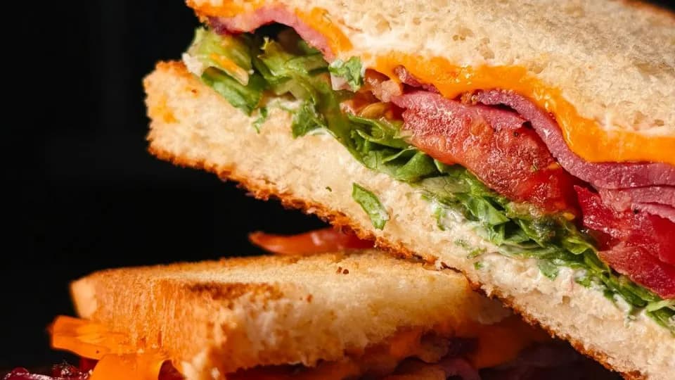 Bekonly tost