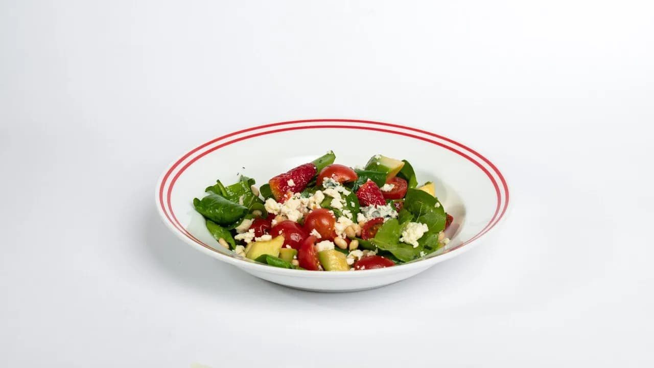 Klubnikaly we dor-blýu bilen salat