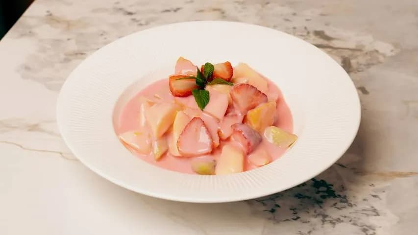 Ýogurtly we miweli salad