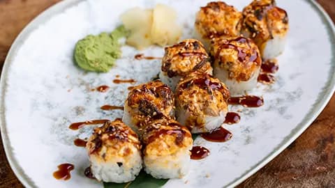 Ýylanbalykly bişirilen roll