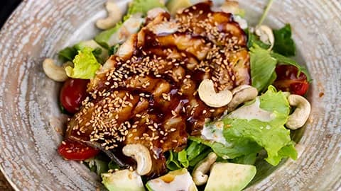 Ýylanbalykly salat