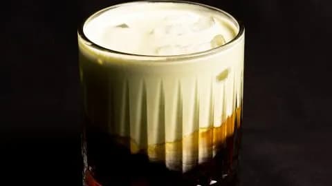 Matcha kold brýu