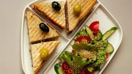 Tuna balykly klab sendwiçi