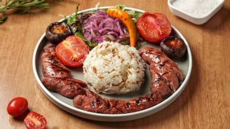 Grilde bişirilen sujuk