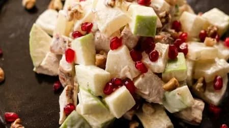 Ananas bilen towuk salady