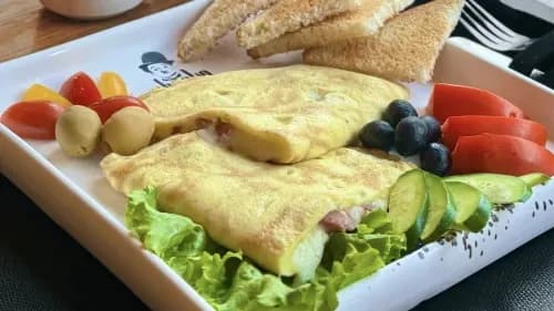 Peýnirli we wetçinaly omlet
