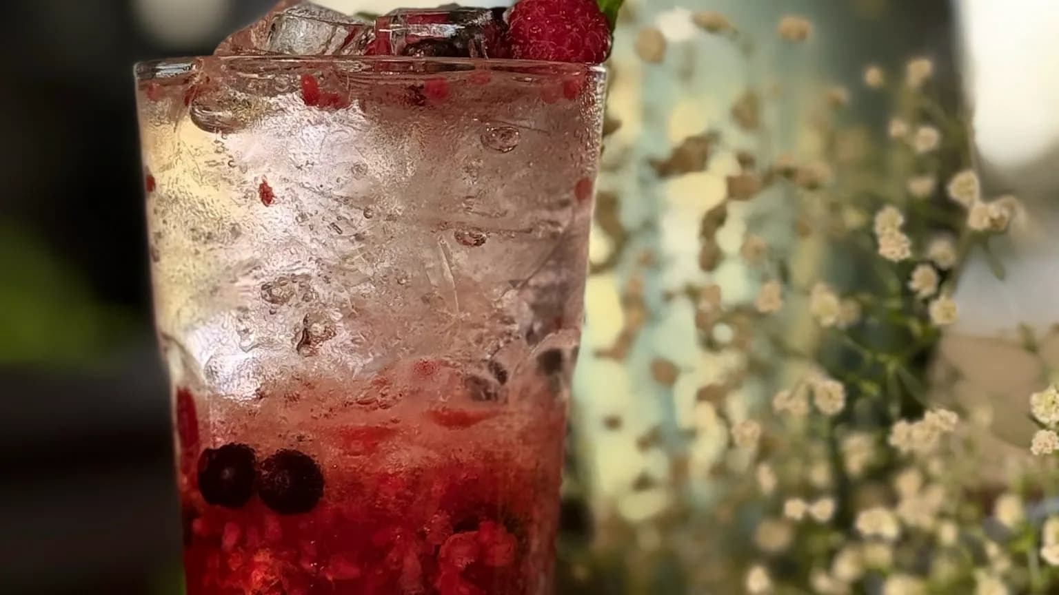 Klubnikaly limonad