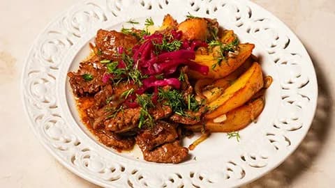 Öý stilinde bişirilen et