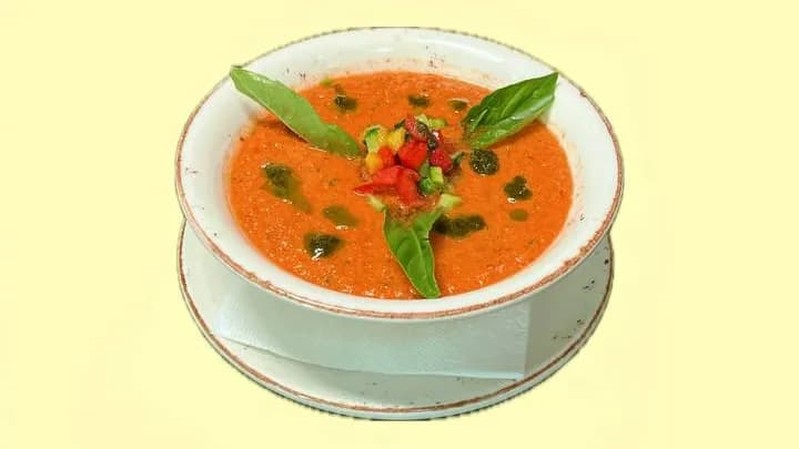 Sowuk gazpa çorbasy
