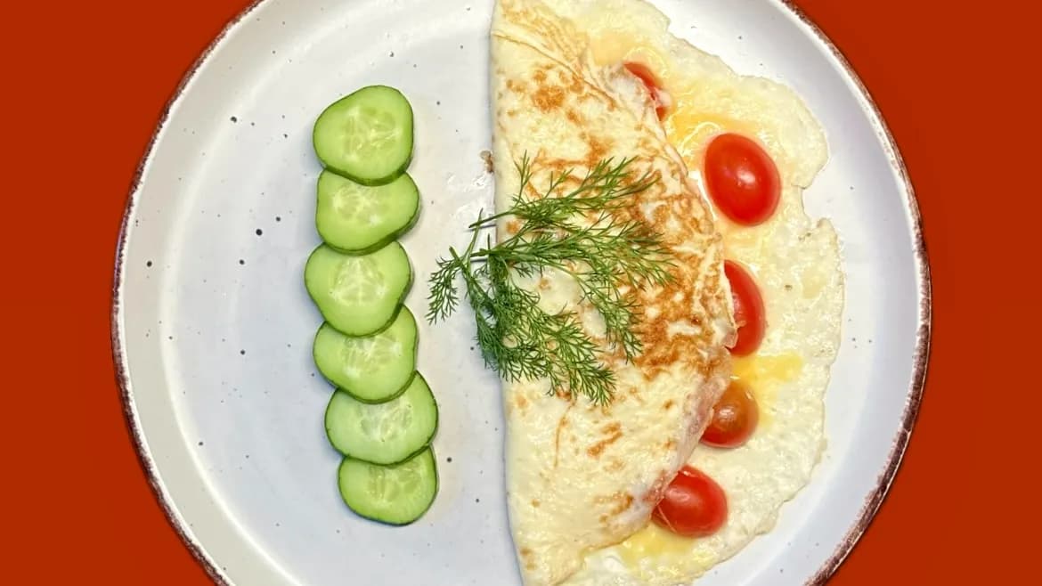 Syrly omlet bilen çerri