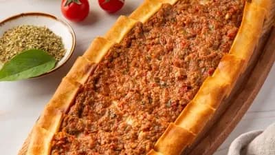 Üwelen etli pide