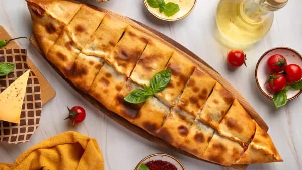 Pide "Gara deňiz" etli