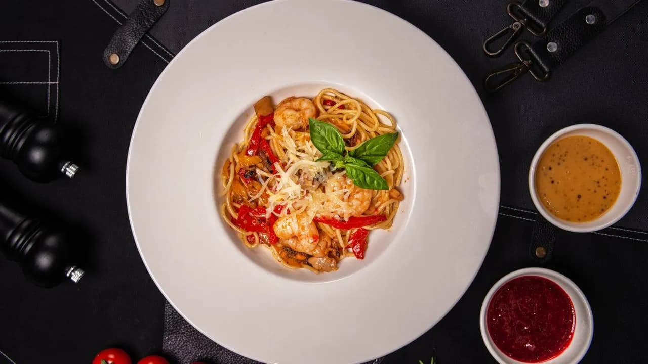 Deňiz ösümliginden pasta