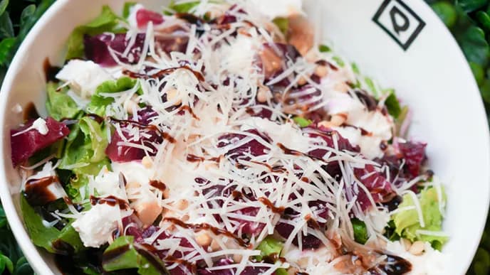 Bişirilen şugundyr bilen salat
