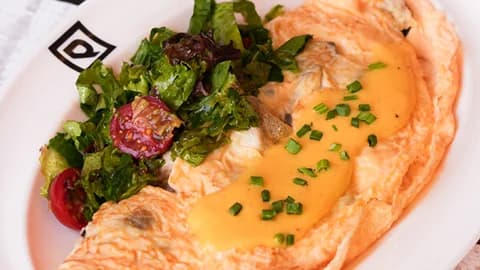 Towuk we kömelek bilen omlet