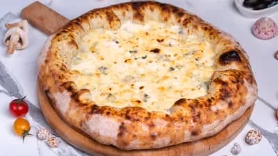 4 peýnirli pizza