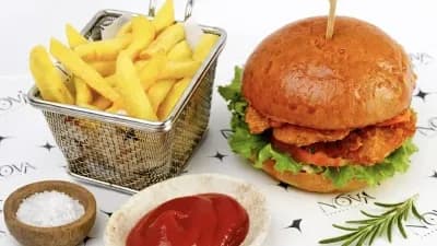 Peýnirli towukly burger