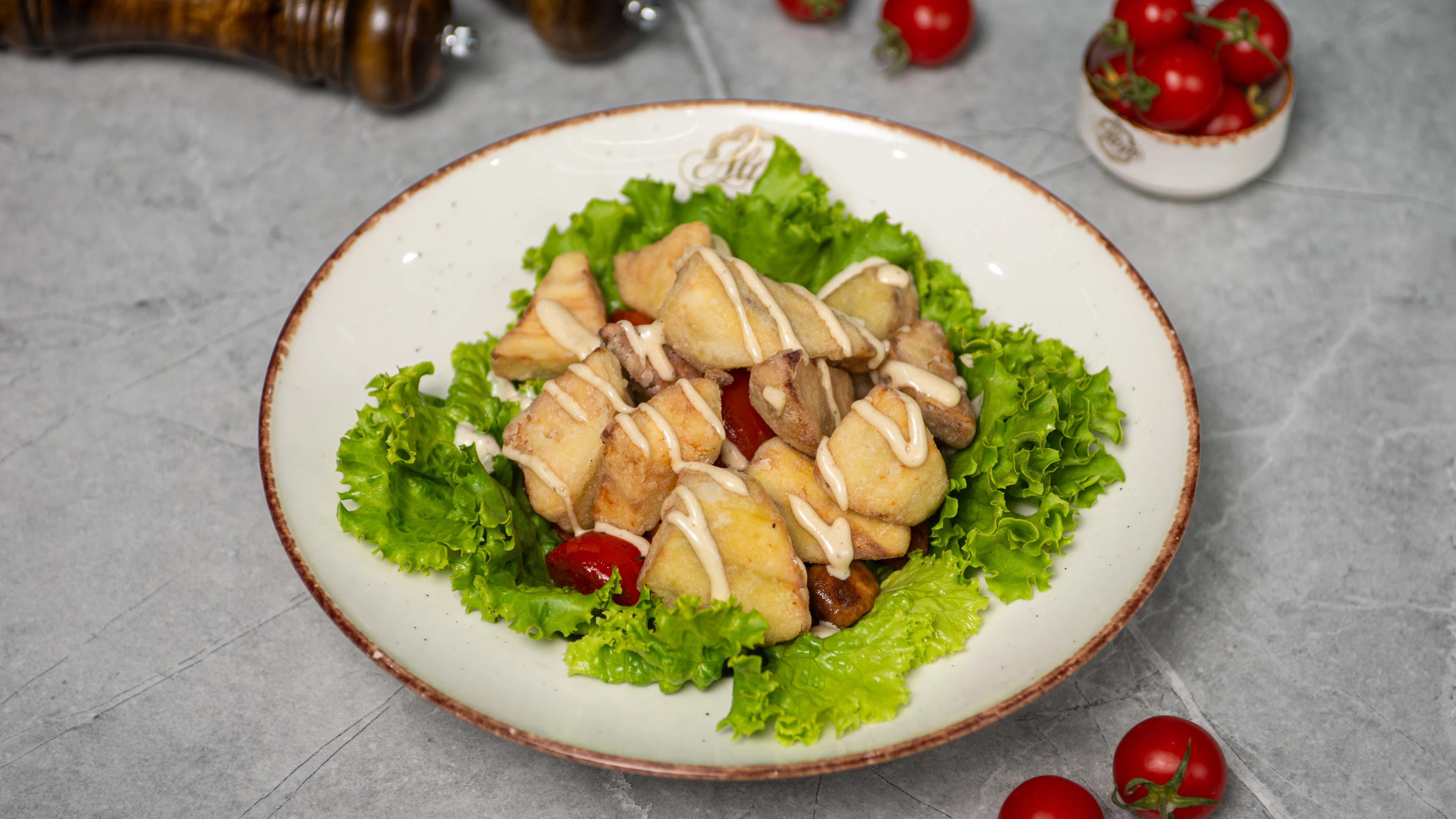 Kitir baklajan bilen ýyly salat