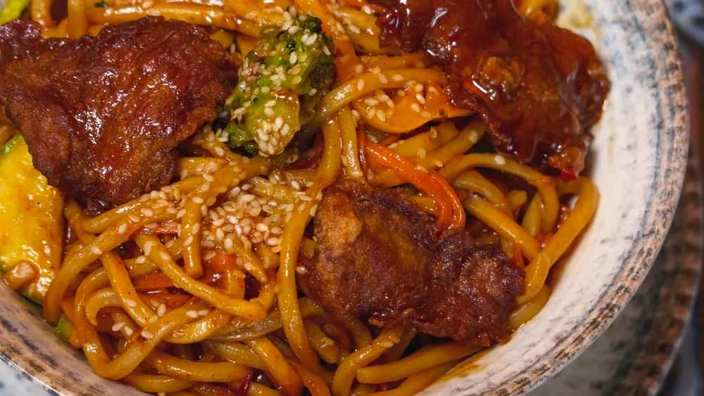 Sygyr eti bilen Udon ugrasy we tüwi