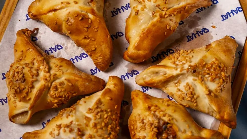 Kartoşkaly we pendirli samsa