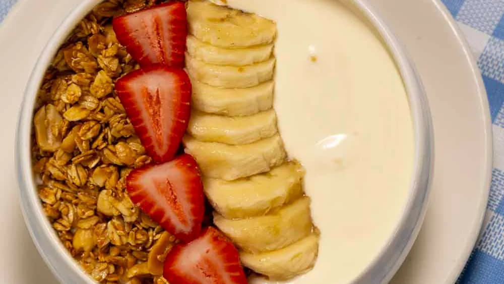 Greçeski granolaly ýogurt