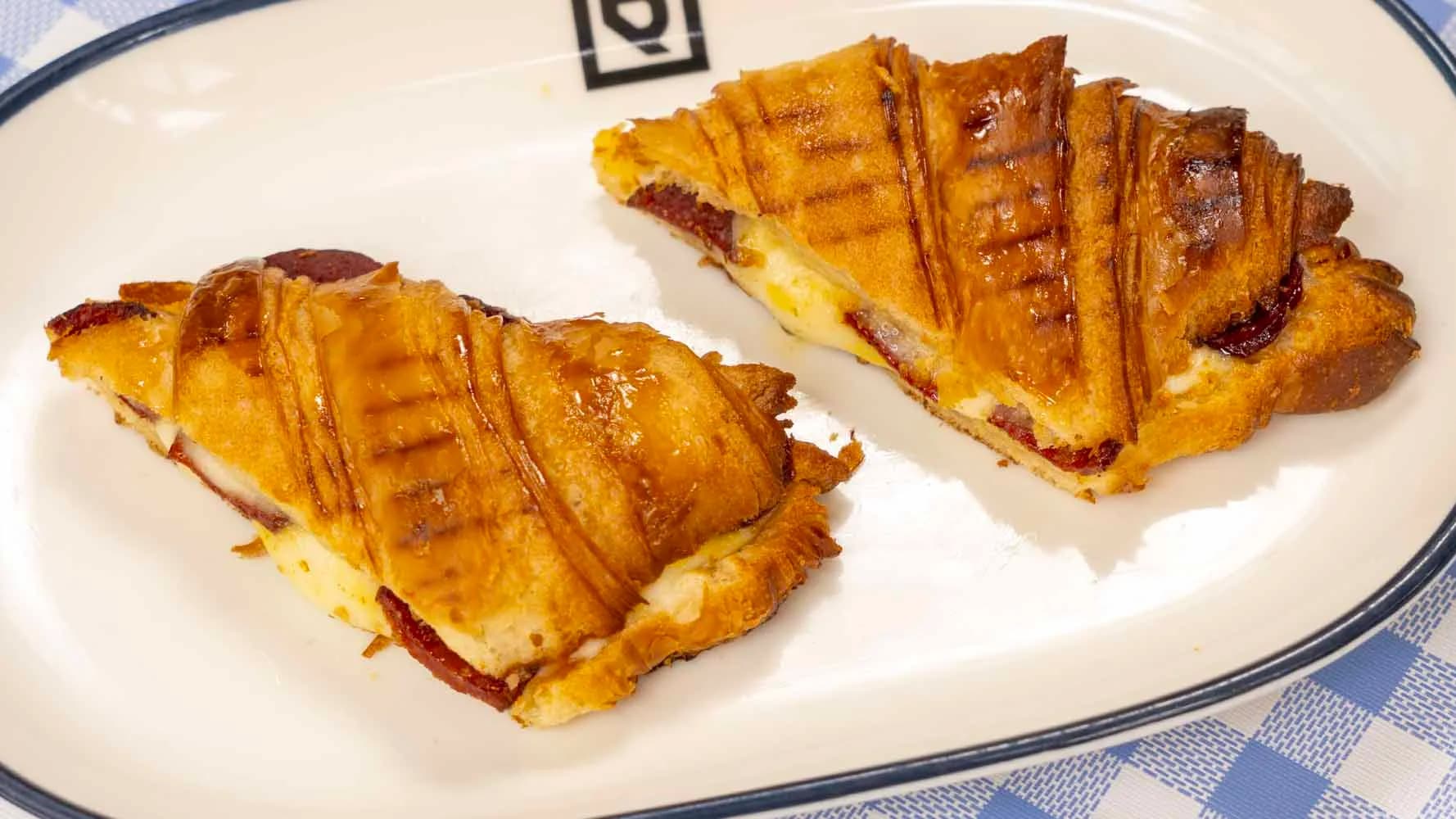 Sujukly kruassan tost