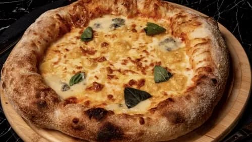 4 peýnirli pizza