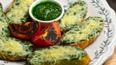 Pesto we parmesan bilen Brushetta