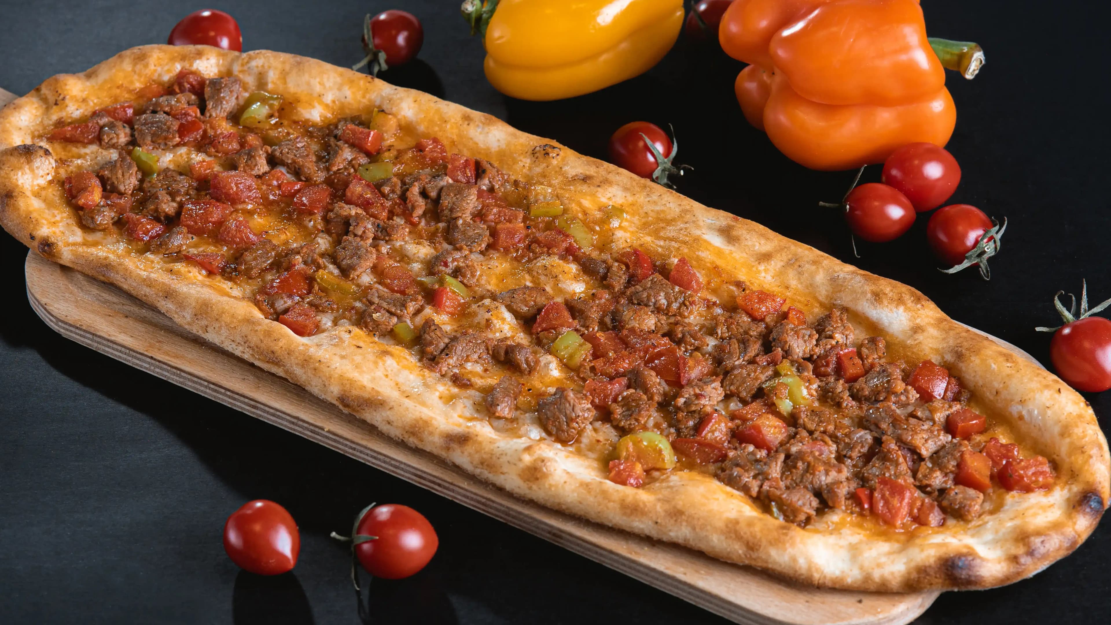 Kuşbaşy peýnirli pide