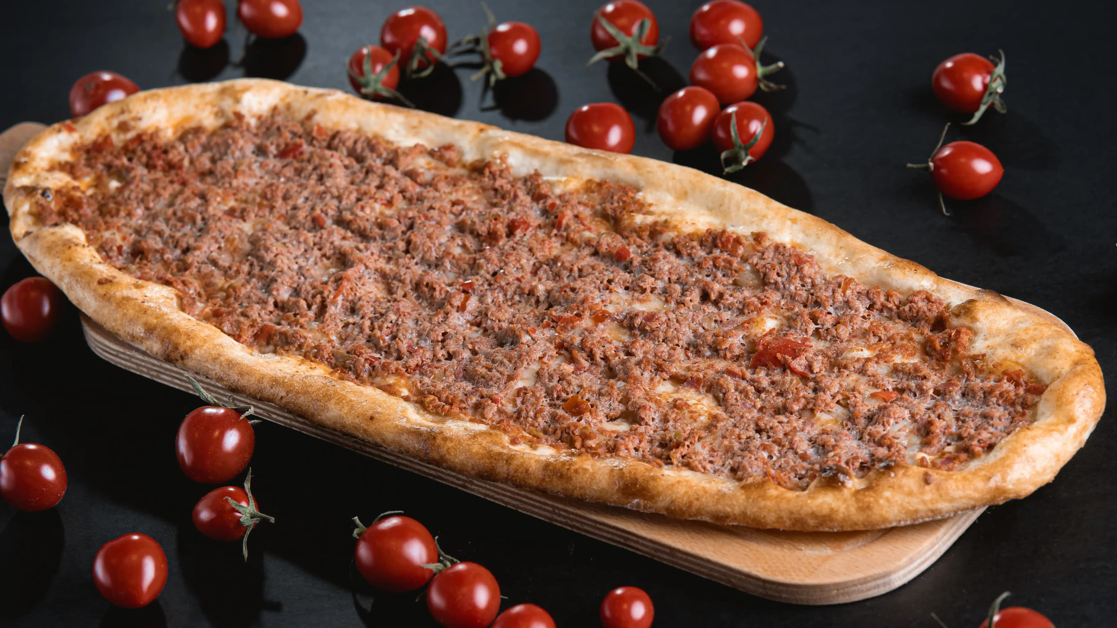 Üwelen etli pide