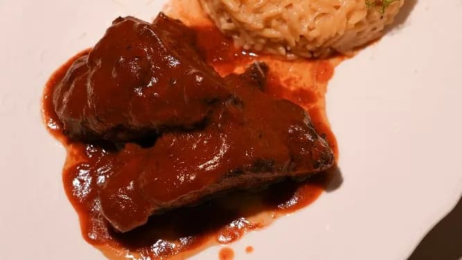 Rizoni pasta bilen göle ýaňaklary