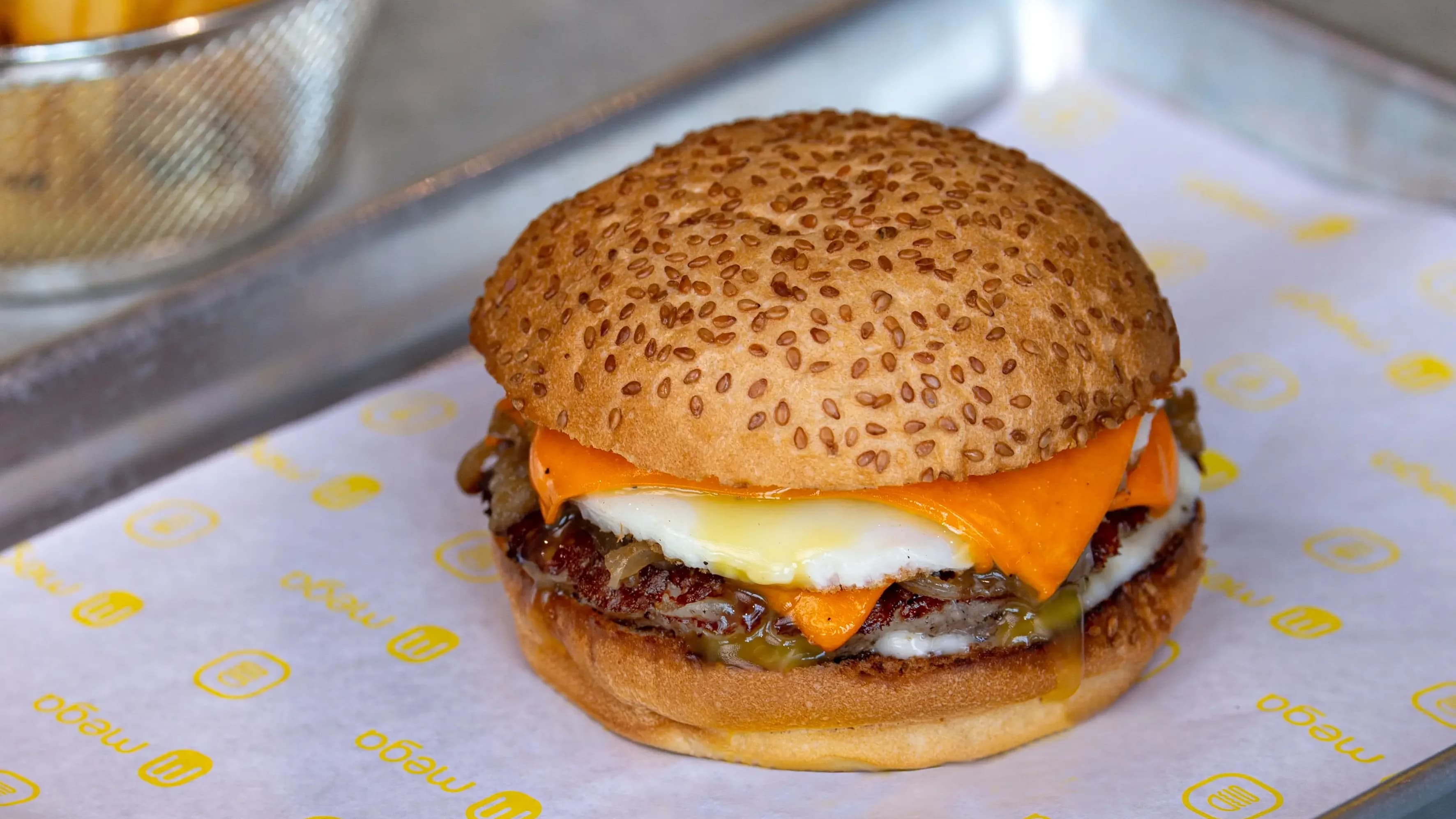 Ýumurtgaly burger