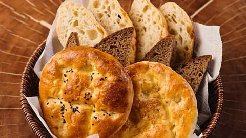 Ciabatta Türkmen çurek, gara çowdary