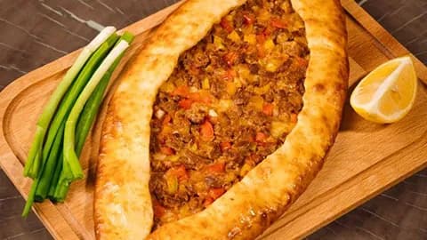 Dilimlenen et pide