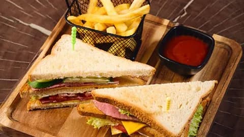 Ham bilen klub sendwiwi