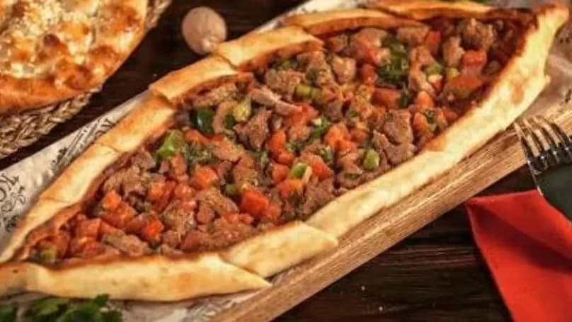 Dogralan etli pide