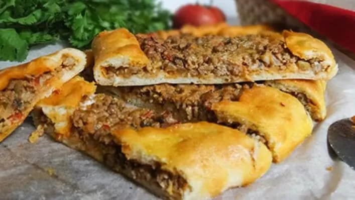 Üwelen etli pide