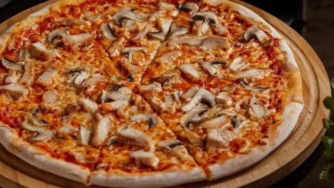 Kömelekli pizza