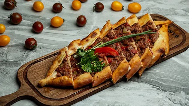 Dogralan etli pide